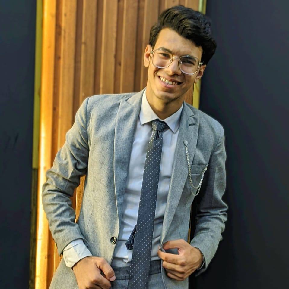 أدهم دراز